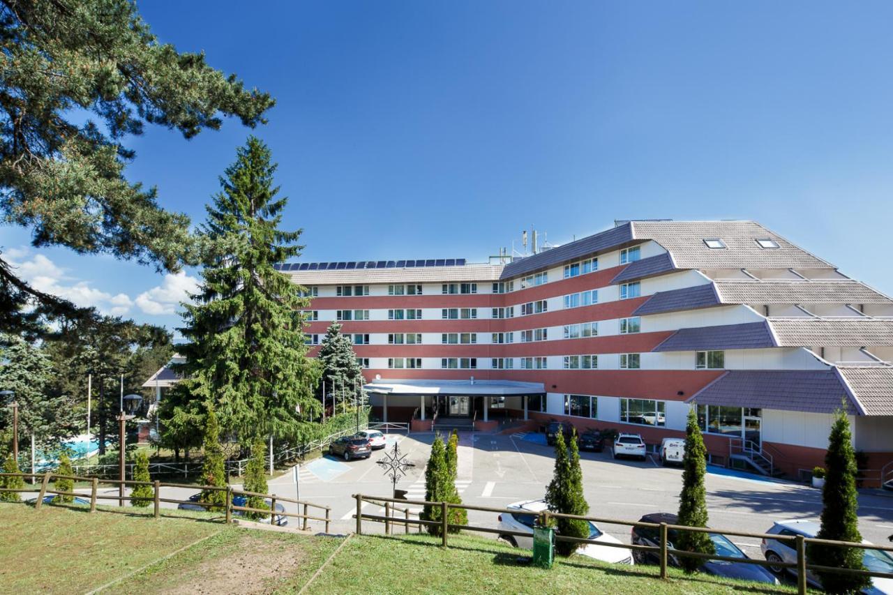 Alp Hotel Masella Exterior photo